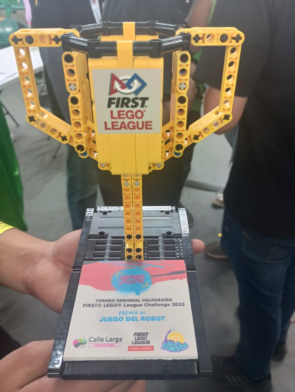 Éxito en el Torneo Regional de Robótica “First Lego League” en Calle Larga