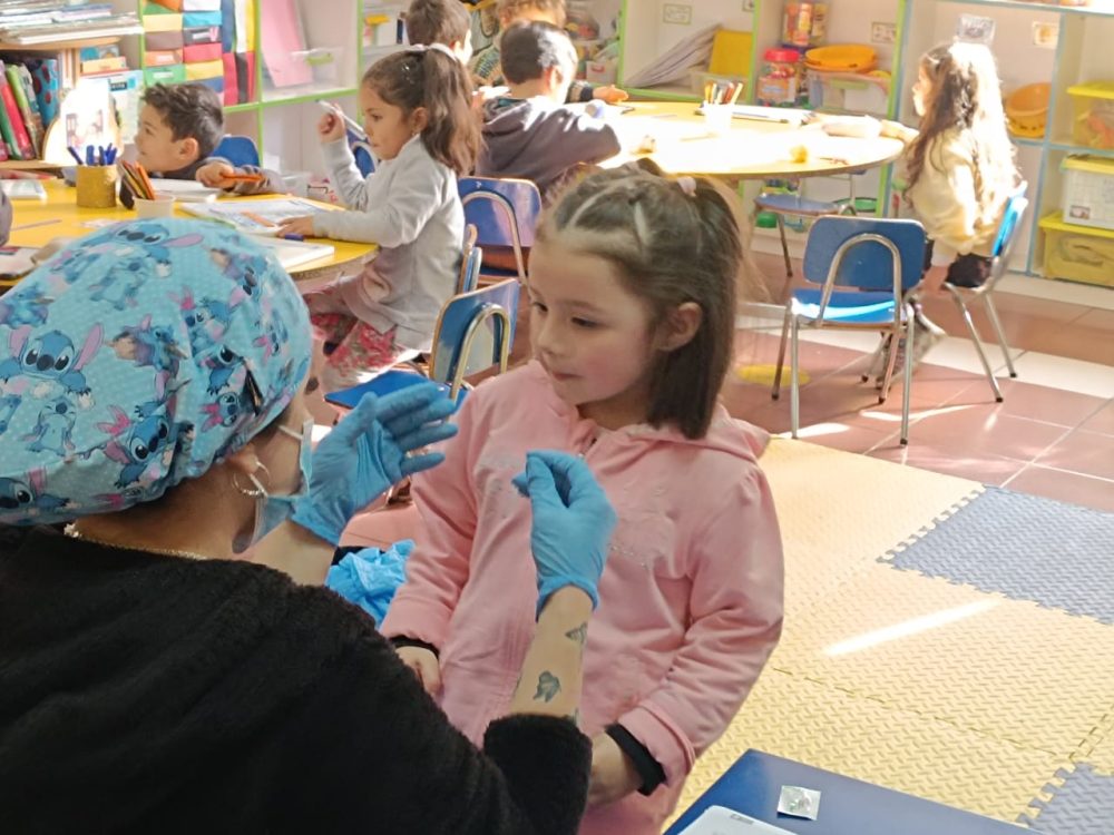 “Sembrando Sonrisas” para la Prevención de Caries Dental en Párvulos