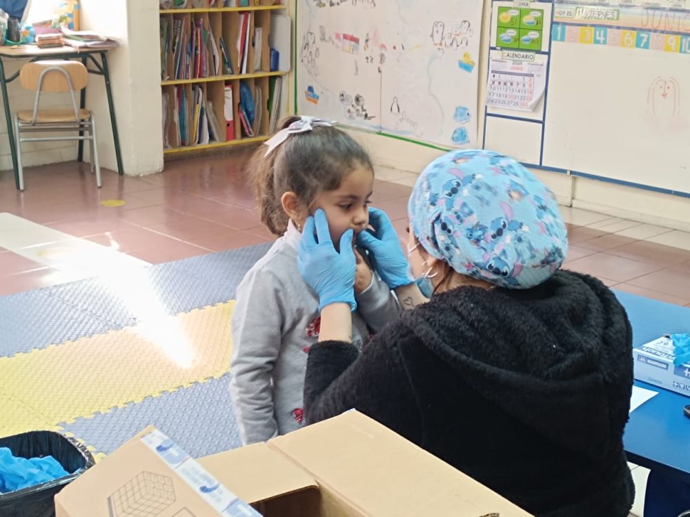 “Sembrando Sonrisas” para la Prevención de Caries Dental en Párvulos