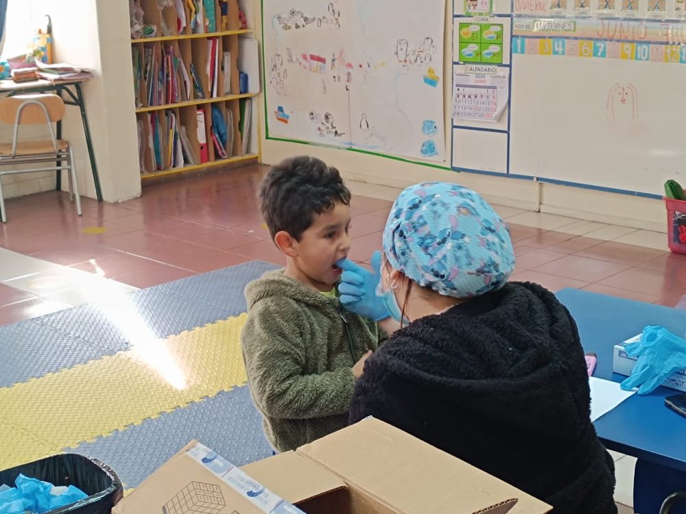 “Sembrando Sonrisas” para la Prevención de Caries Dental en Párvulos