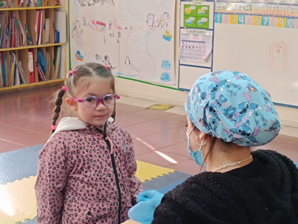 “Sembrando Sonrisas” para la Prevención de Caries Dental en Párvulos