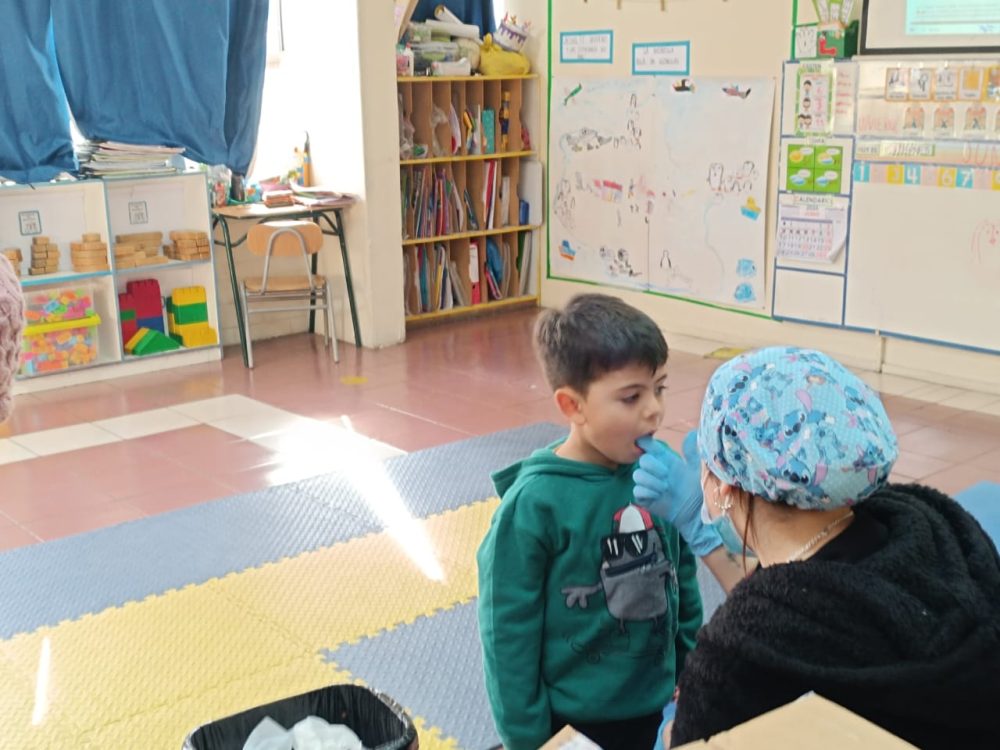 “Sembrando Sonrisas” para la Prevención de Caries Dental en Párvulos