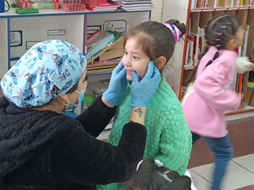 “Sembrando Sonrisas” para la Prevención de Caries Dental en Párvulos