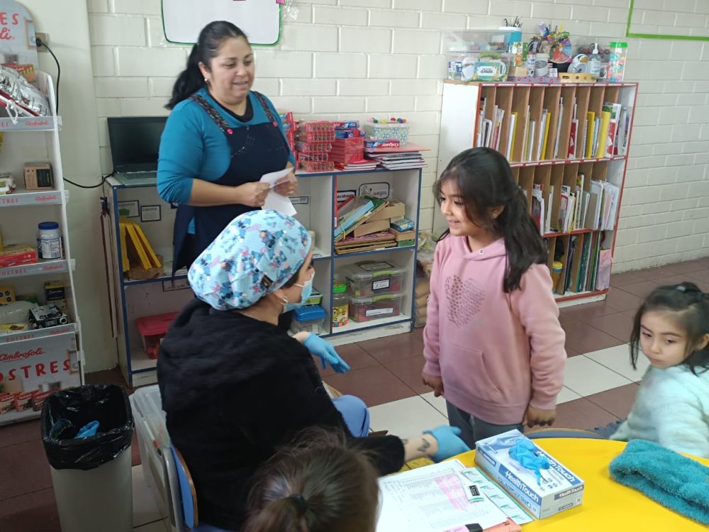 “Sembrando Sonrisas” para la Prevención de Caries Dental en Párvulos