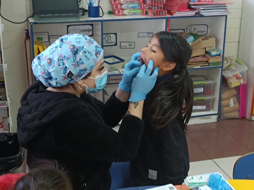 “Sembrando Sonrisas” para la Prevención de Caries Dental en Párvulos