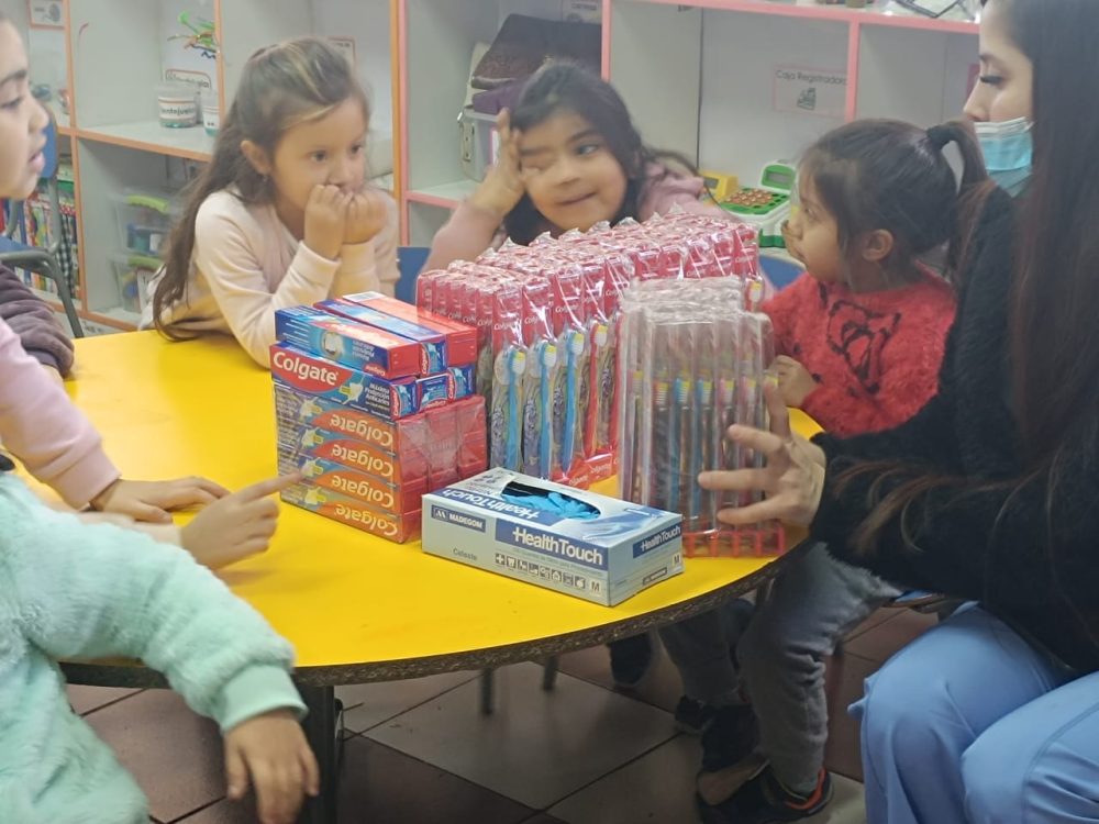 “Sembrando Sonrisas” para la Prevención de Caries Dental en Párvulos