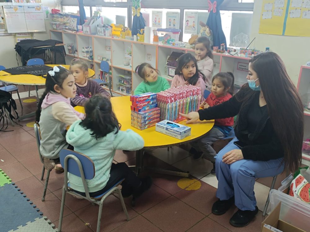 “Sembrando Sonrisas” para la Prevención de Caries Dental en Párvulos