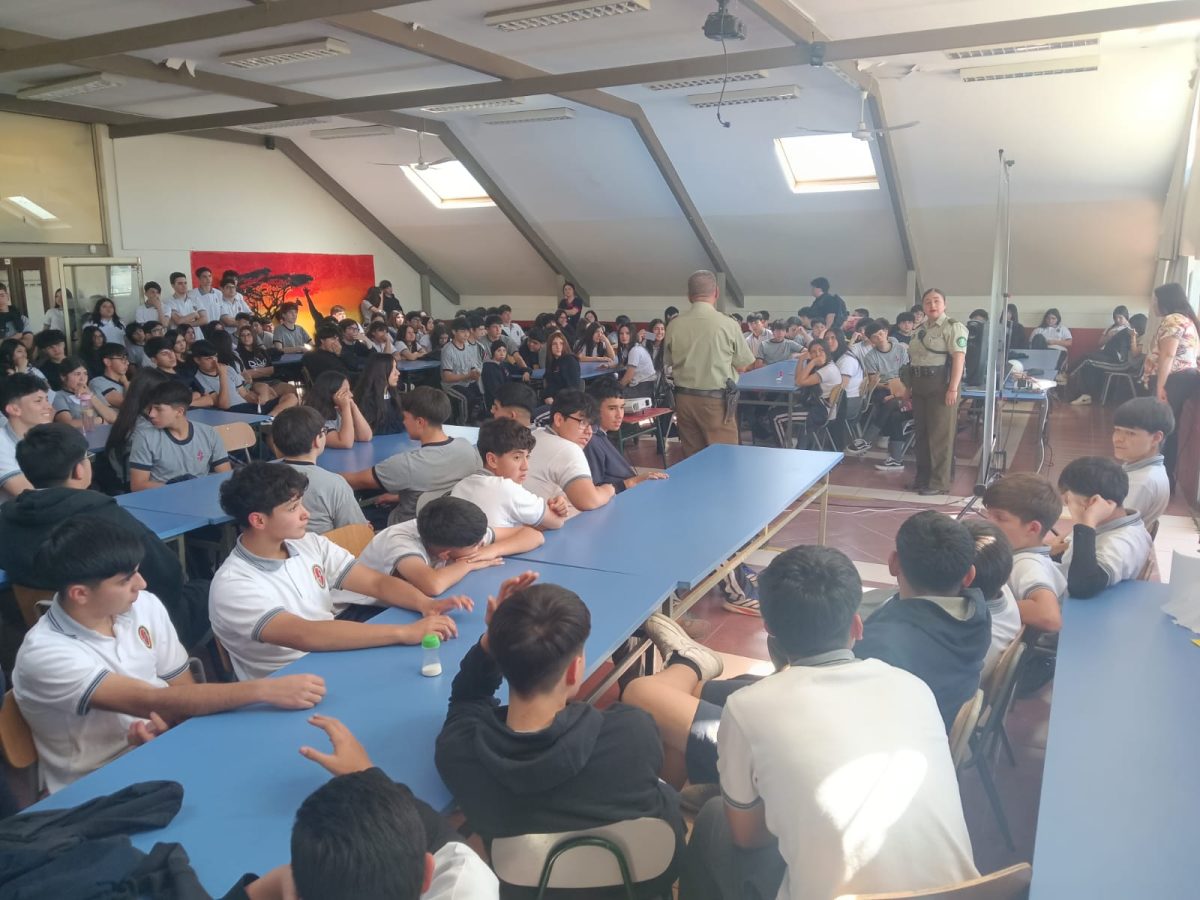 Carabineros orienta a estudiantes en prevención del consumo Sustancias Ilicitas
