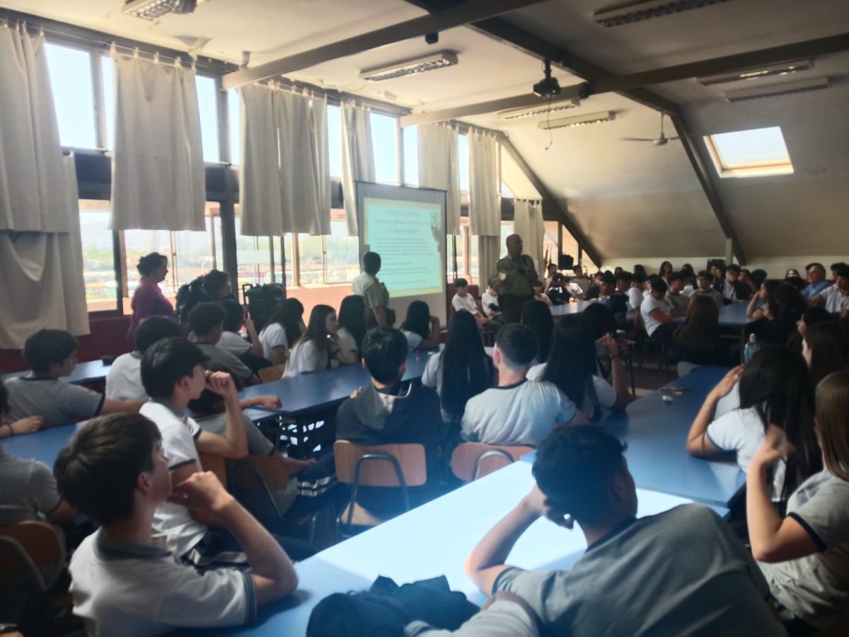 Carabineros orienta a estudiantes en prevención del consumo Sustancias Ilicitas