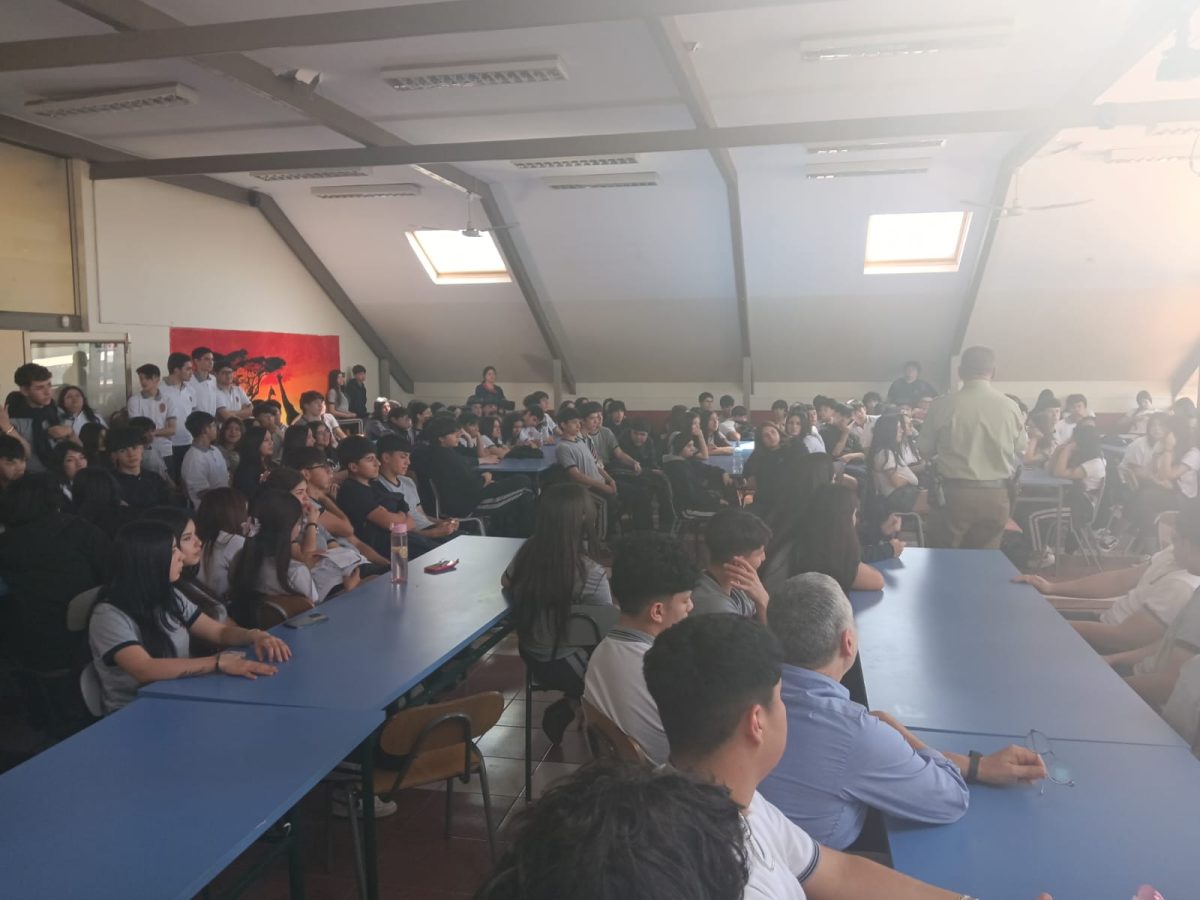 Carabineros orienta a estudiantes en prevención del consumo Sustancias Ilicitas