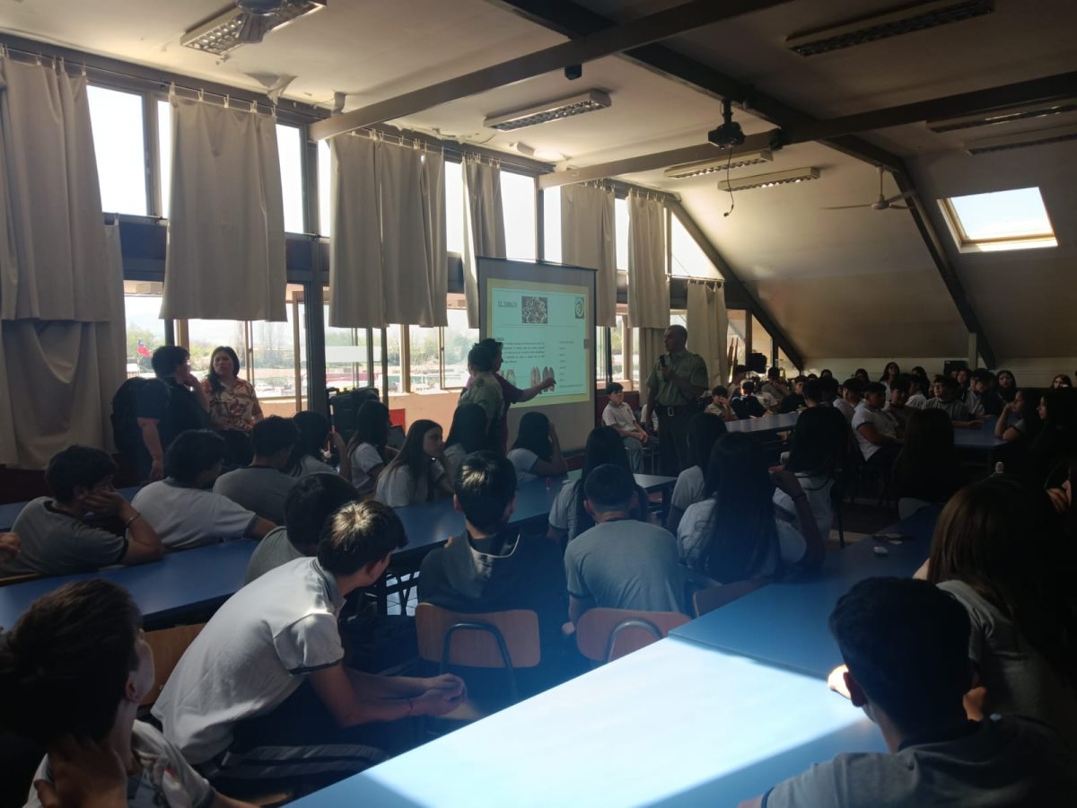 Carabineros orienta a estudiantes en prevención del consumo Sustancias Ilicitas
