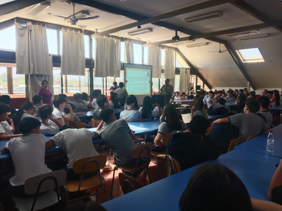 Carabineros orienta a estudiantes en prevención del consumo Sustancias Ilicitas