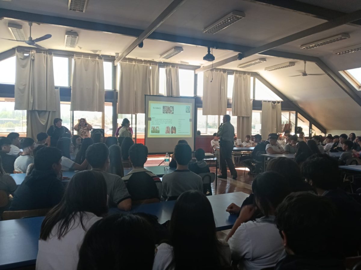 Carabineros orienta a estudiantes en prevención del consumo Sustancias Ilicitas