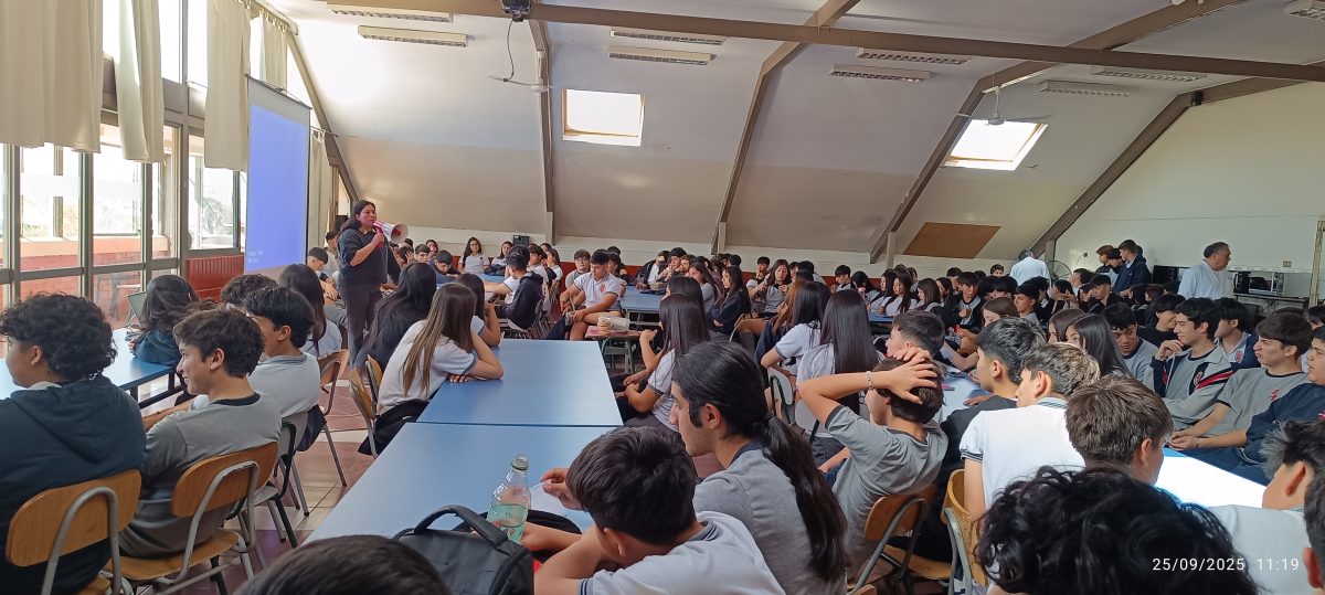 Carabineros orienta a estudiantes en prevención del consumo Sustancias Ilicitas