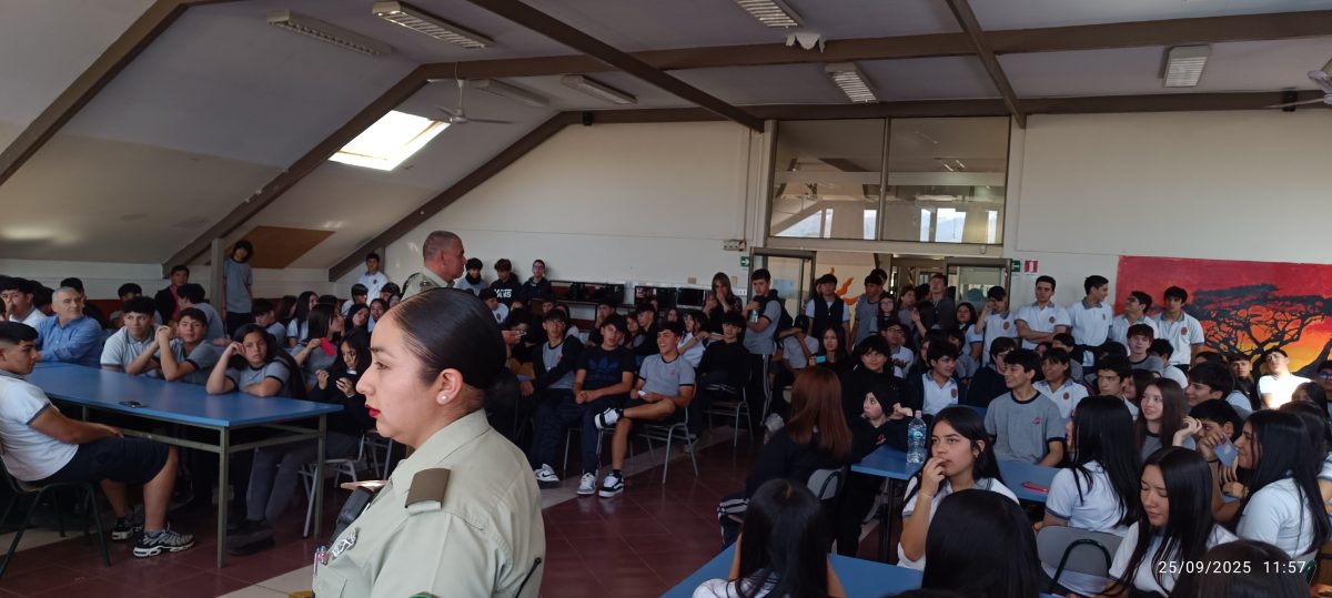 Carabineros orienta a estudiantes en prevención del consumo Sustancias Ilicitas