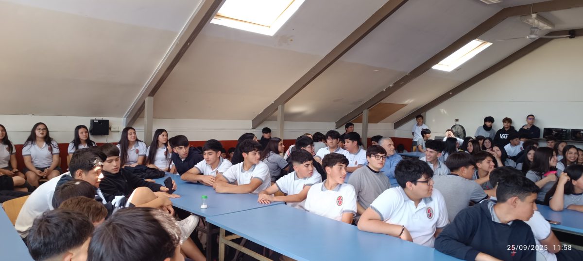 Carabineros orienta a estudiantes en prevención del consumo Sustancias Ilicitas
