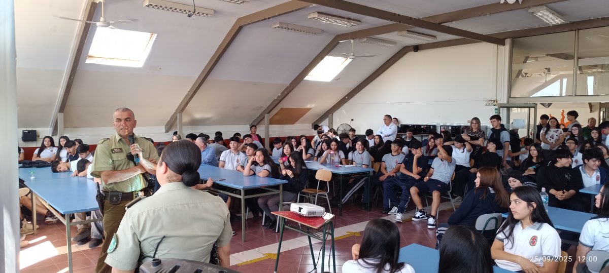 Carabineros orienta a estudiantes en prevención del consumo Sustancias Ilicitas