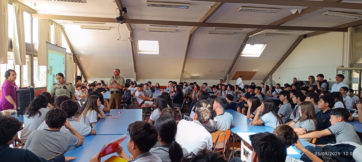 Carabineros orienta a estudiantes en prevención del consumo Sustancias Ilicitas