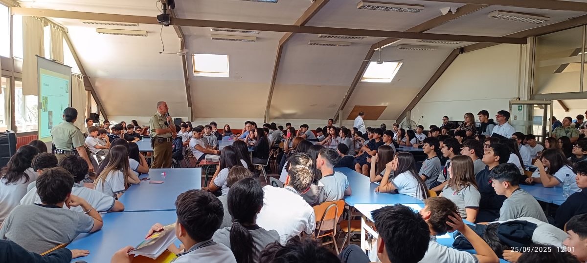 Carabineros orienta a estudiantes en prevención del consumo Sustancias Ilicitas
