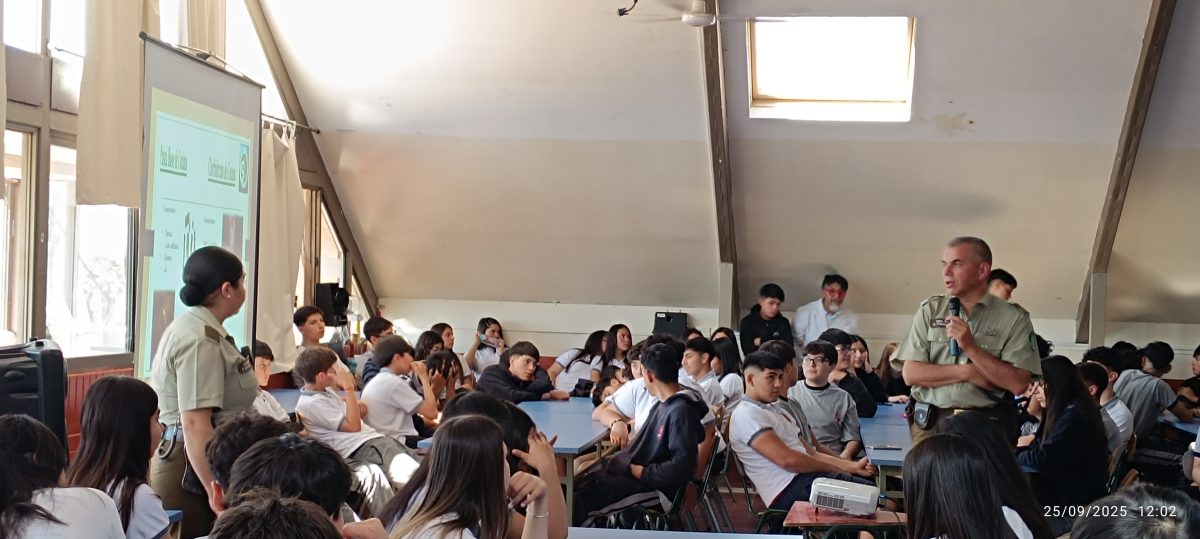Carabineros orienta a estudiantes en prevención del consumo Sustancias Ilicitas
