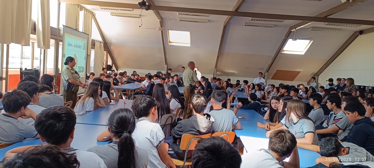 Carabineros orienta a estudiantes en prevención del consumo Sustancias Ilicitas