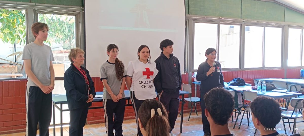 Estudiantes de III y IV Medio promueven la prevención de desastres en jornada educativa