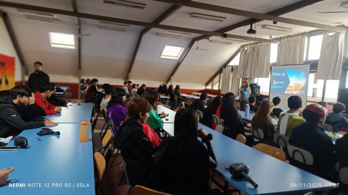 Charla sobre manejo del estrés y ansiedad para estudiantes de IV Medio