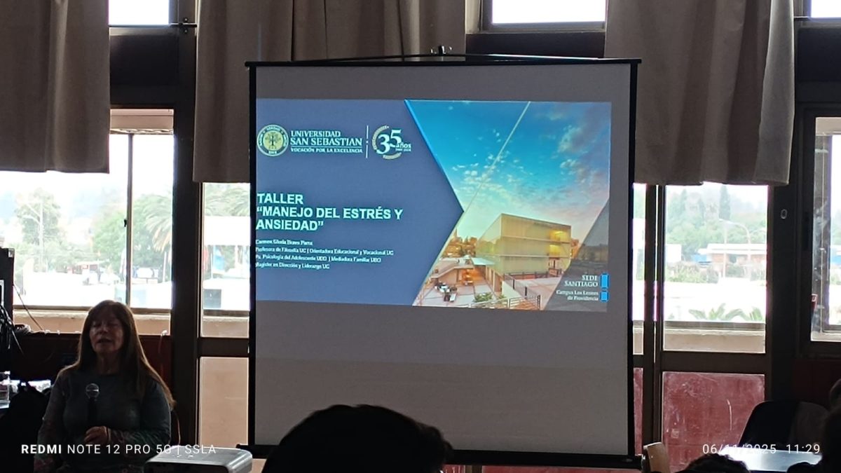Charla sobre manejo del estrés y ansiedad para estudiantes de IV Medio