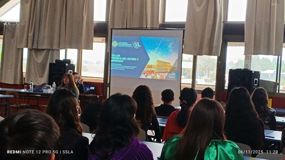 Charla sobre manejo del estrés y ansiedad para estudiantes de IV Medio