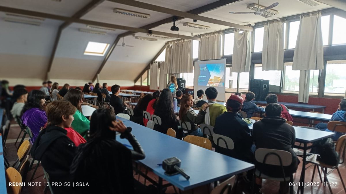 Charla sobre manejo del estrés y ansiedad para estudiantes de IV Medio