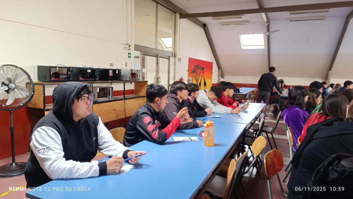 Charla sobre manejo del estrés y ansiedad para estudiantes de IV Medio