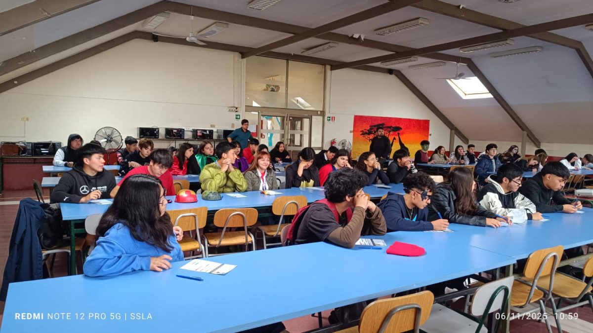 Charla sobre manejo del estrés y ansiedad para estudiantes de IV Medio