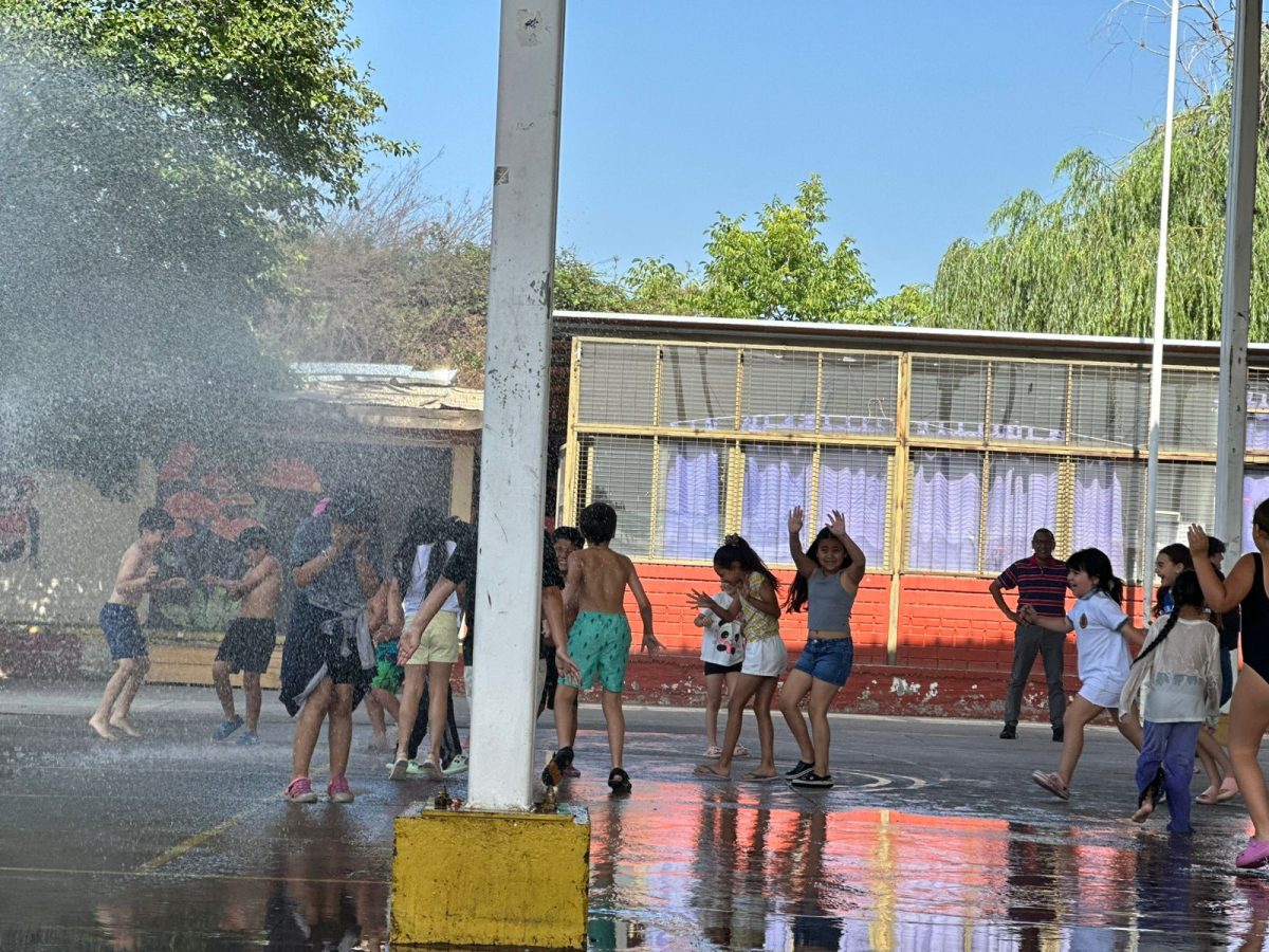 Bomberos visita nuestro colegio en una jornada llena de alegría y compromiso comunitario