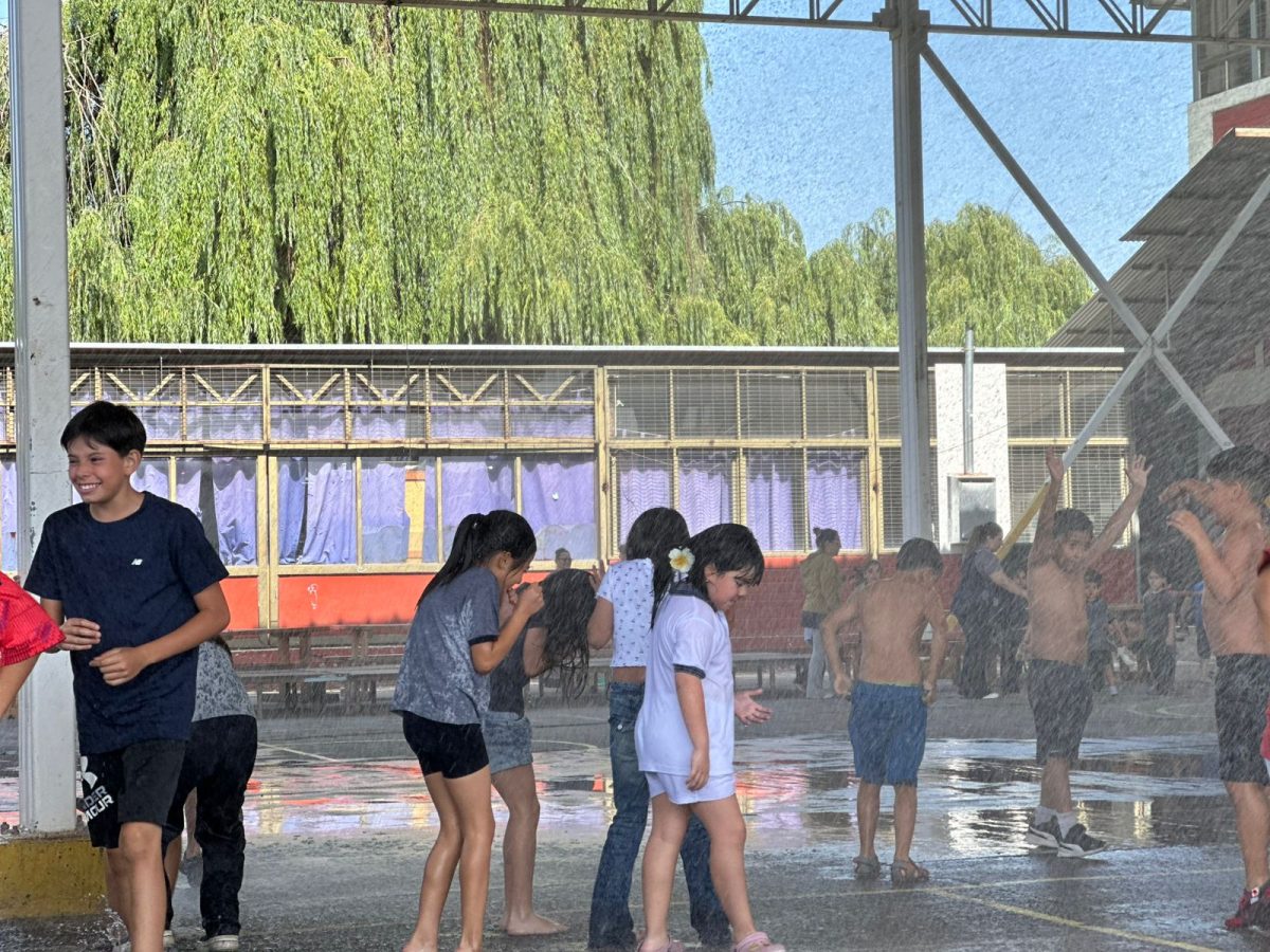 Bomberos visita nuestro colegio en una jornada llena de alegría y compromiso comunitario