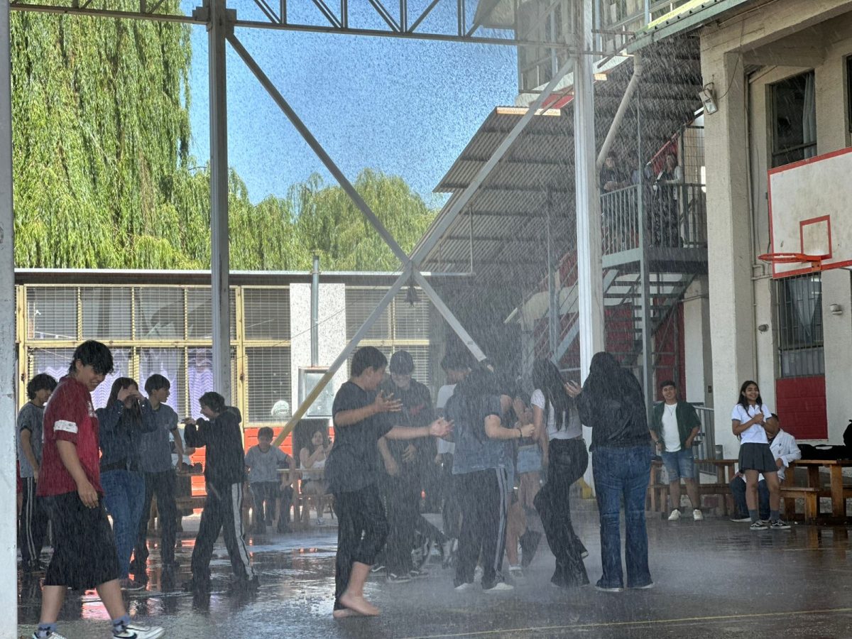 Bomberos visita nuestro colegio en una jornada llena de alegría y compromiso comunitario