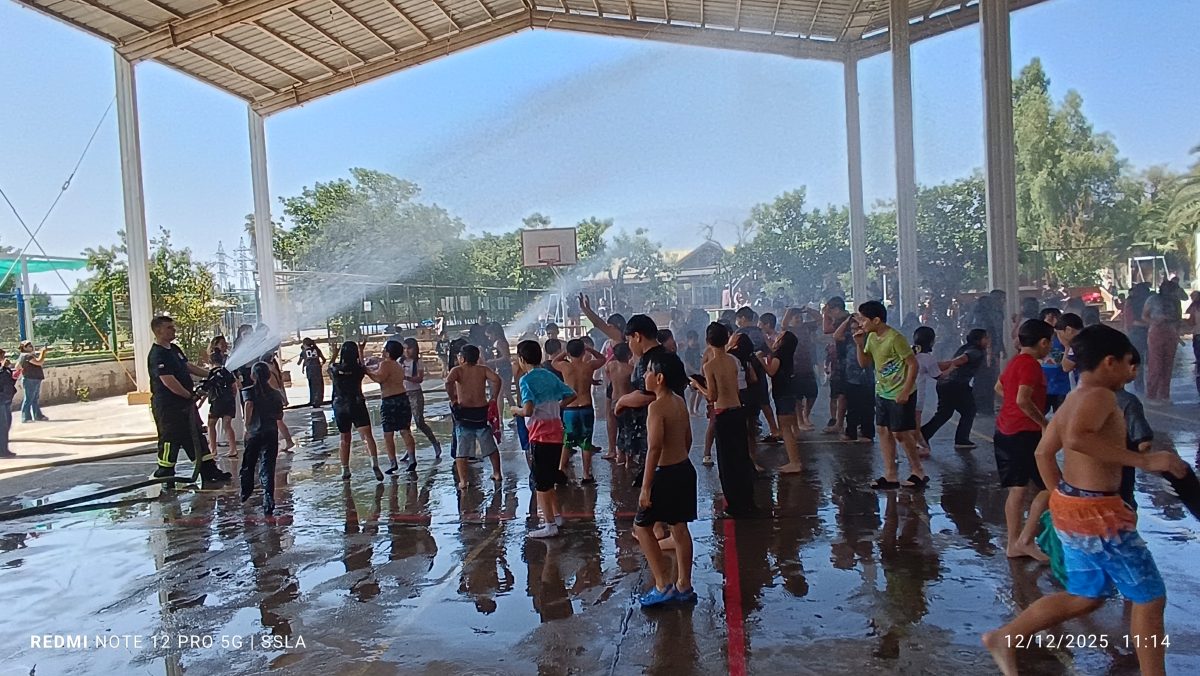 Bomberos visita nuestro colegio en una jornada llena de alegría y compromiso comunitario