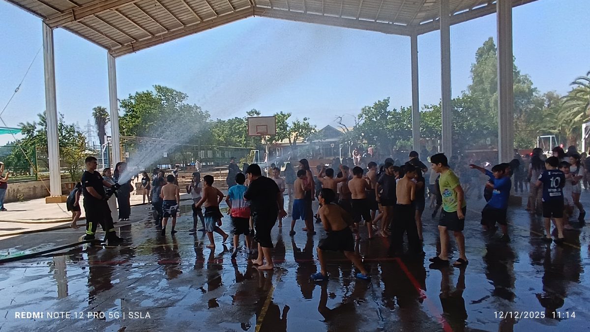 Bomberos visita nuestro colegio en una jornada llena de alegría y compromiso comunitario