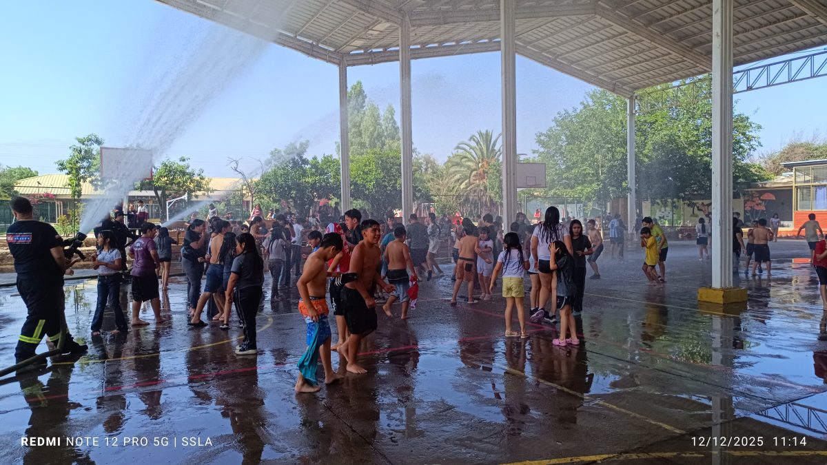 Bomberos visita nuestro colegio en una jornada llena de alegría y compromiso comunitario