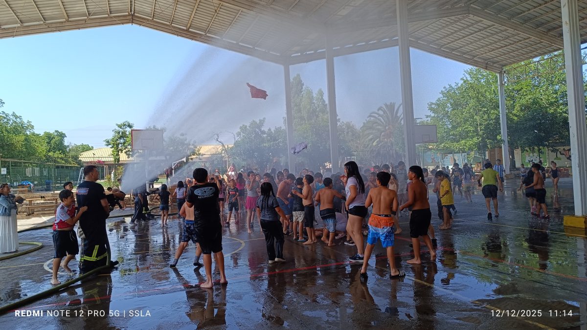 Bomberos visita nuestro colegio en una jornada llena de alegría y compromiso comunitario