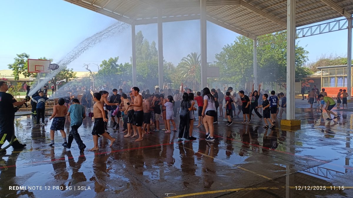 Bomberos visita nuestro colegio en una jornada llena de alegría y compromiso comunitario