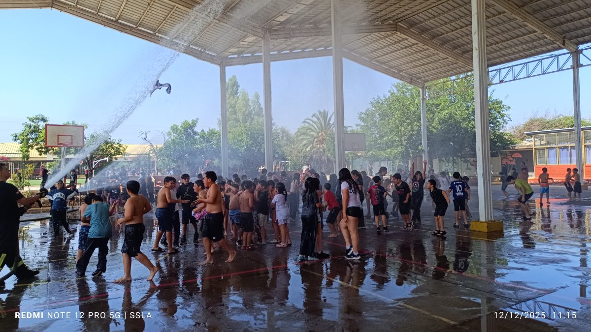 Bomberos visita nuestro colegio en una jornada llena de alegría y compromiso comunitario