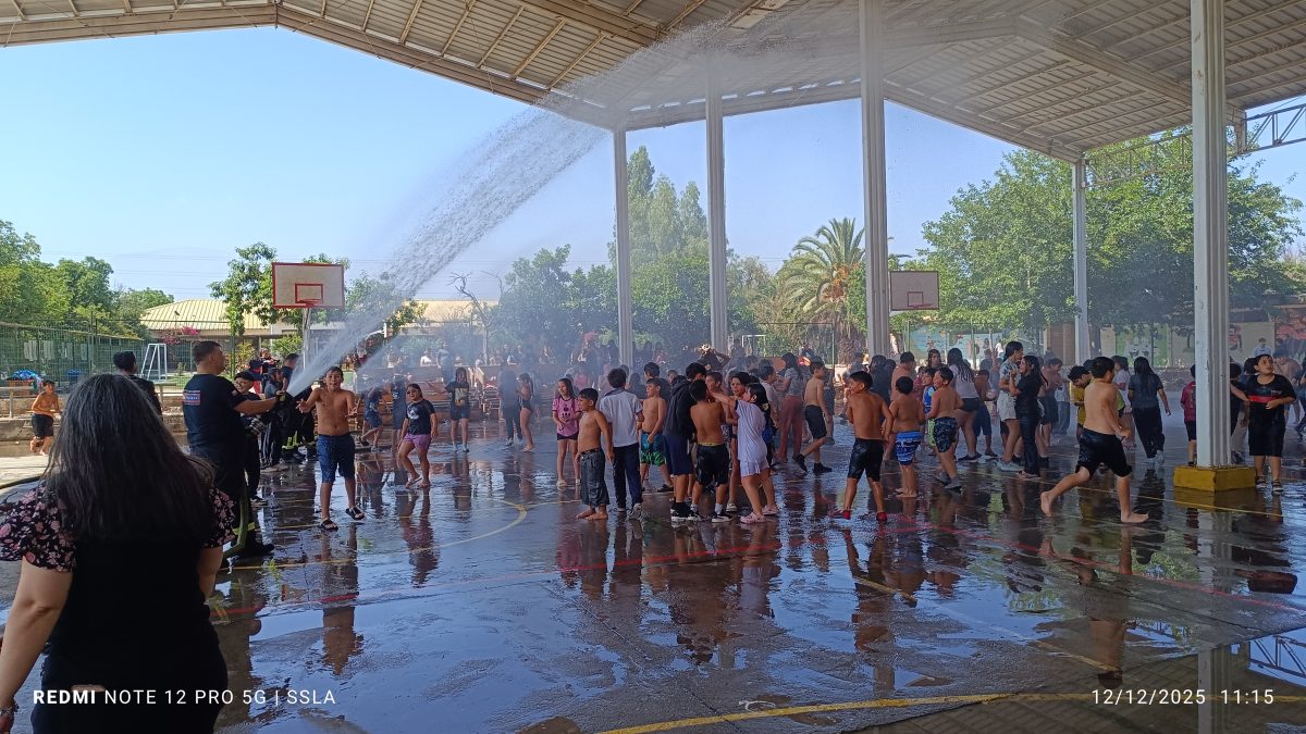 Bomberos visita nuestro colegio en una jornada llena de alegría y compromiso comunitario