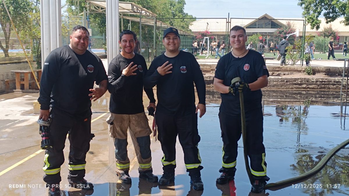 Bomberos visita nuestro colegio en una jornada llena de alegría y compromiso comunitario