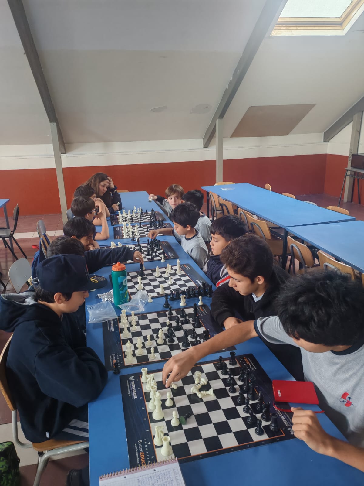 Estrategia y aprendizaje: Gran convocatoria en el inicio del Taller de Ajedrez 2026
