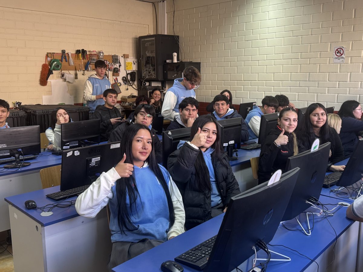 ✍️📄🎓Estudiantes de 4° Medio “A” realizaron su inscripción a la PAES.