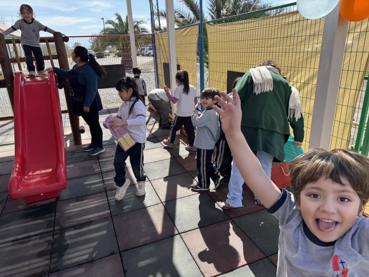 Inauguración patio de juegos prebásica.